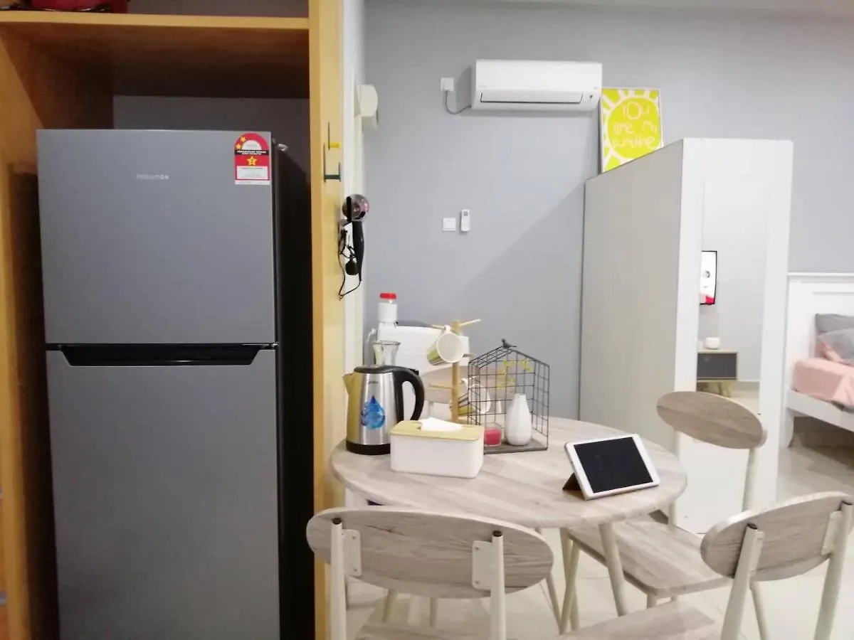 Johor Austin Toppen Romantic 2Pax Wifi Homestay Johor Bahru 0*,  Malajzia